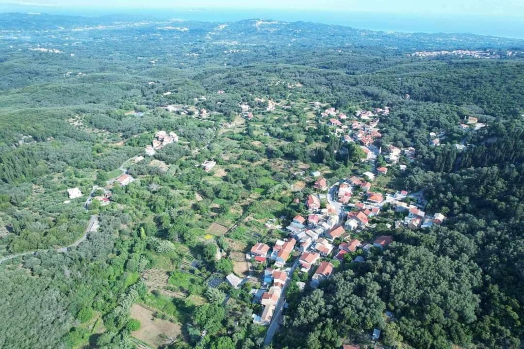 Harry'S Retreat Guest House Klimatia Екстериор снимка
