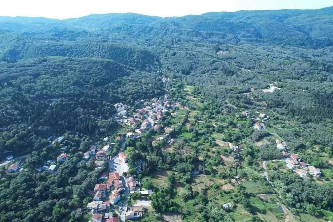 Harry'S Retreat Guest House Klimatia Екстериор снимка