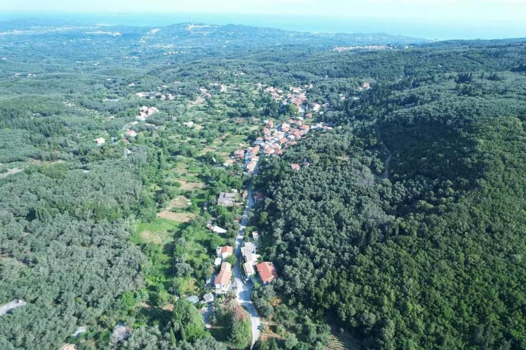 Harry'S Retreat Guest House Klimatia Екстериор снимка
