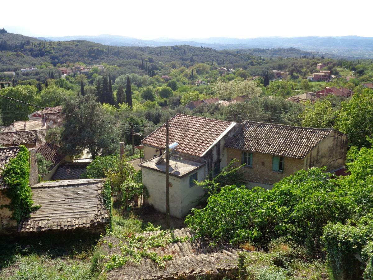 Harry'S Retreat Guest House Klimatia Екстериор снимка