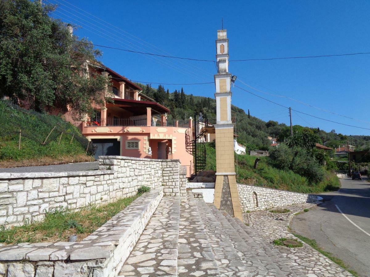 Harry'S Retreat Guest House Klimatia Екстериор снимка