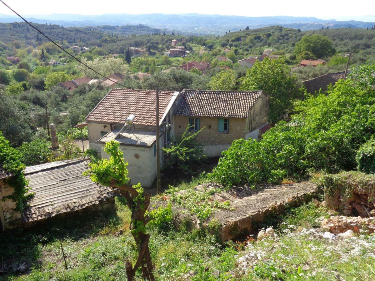 Harry'S Retreat Guest House Klimatia Екстериор снимка