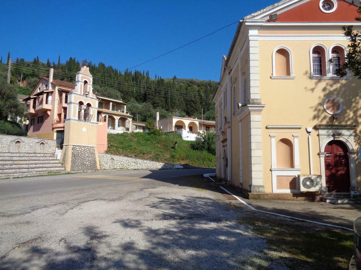 Harry'S Retreat Guest House Klimatia Екстериор снимка