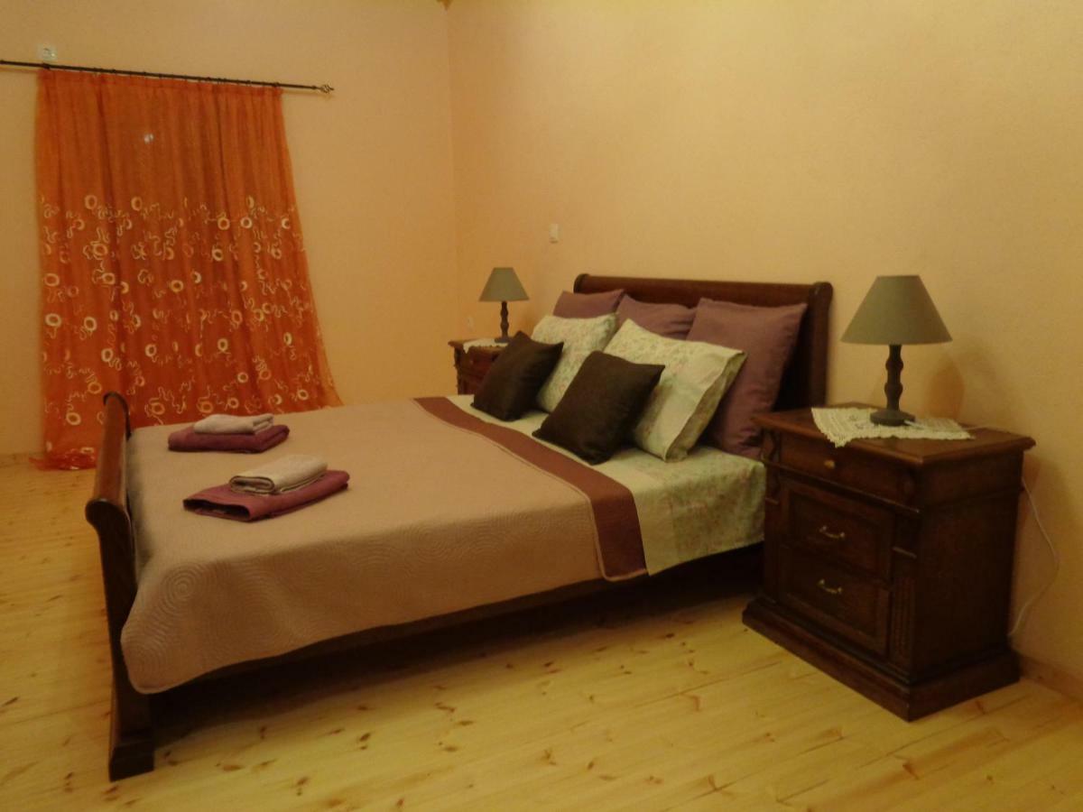Harry'S Retreat Guest House Klimatia Екстериор снимка