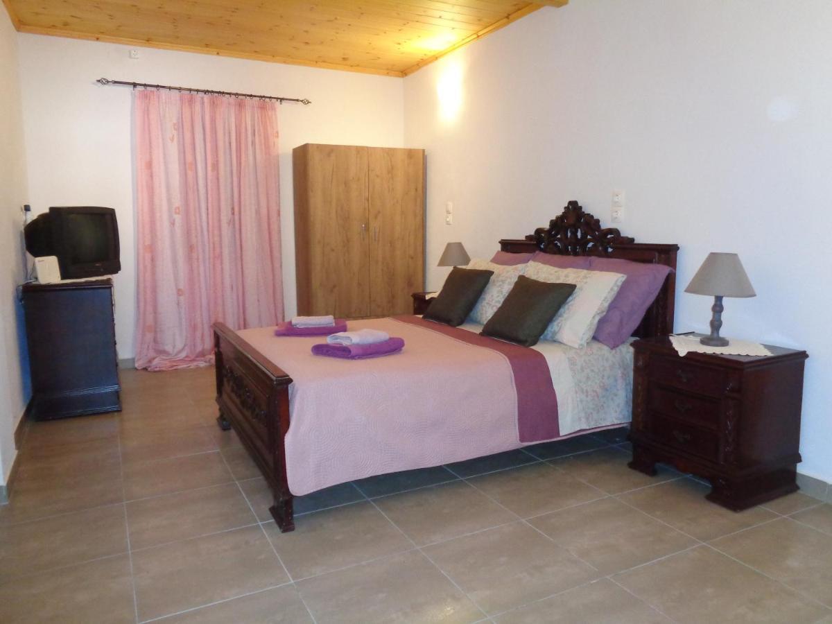 Harry'S Retreat Guest House Klimatia Екстериор снимка